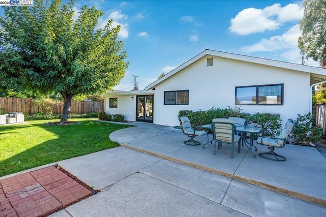 4023 Roland Dr, Concord, CA 94521