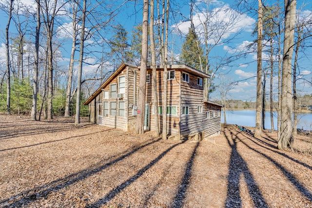 107 Burchette Dr, Crossville, TN 38572