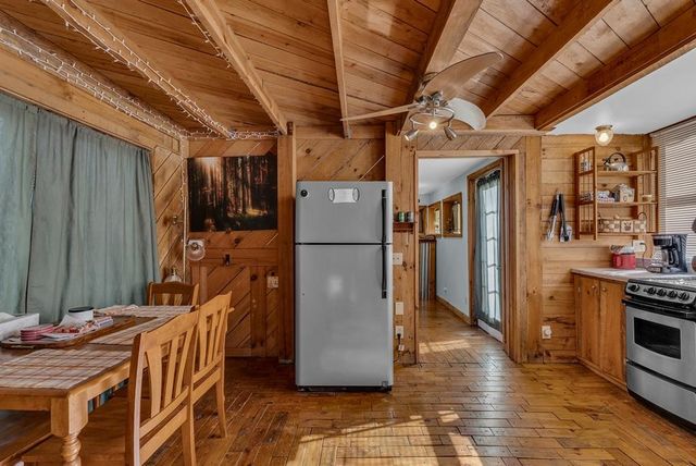 107 Burchette Dr, Crossville, TN 38572