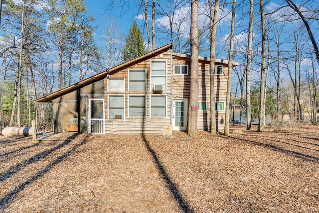 107 Burchette Dr, Crossville, TN 38572