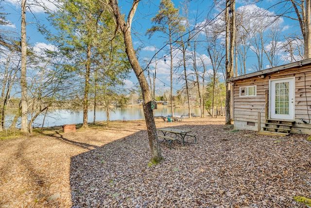 107 Burchette Dr, Crossville, TN 38572