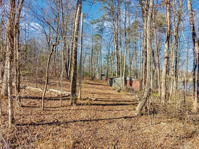 107 Burchette Dr, Crossville, TN 38572