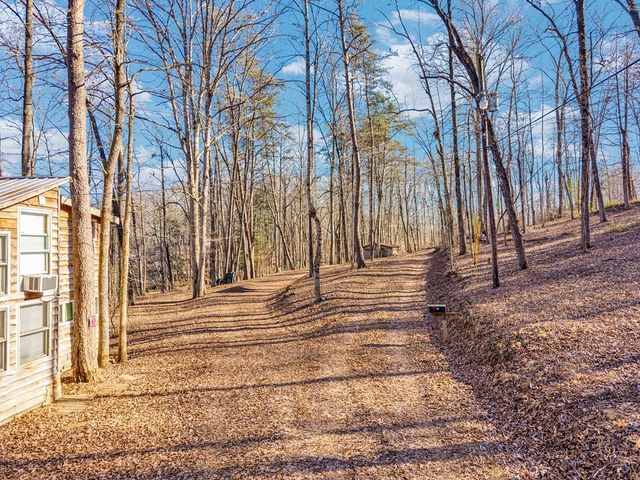 107 Burchette Dr, Crossville, TN 38572