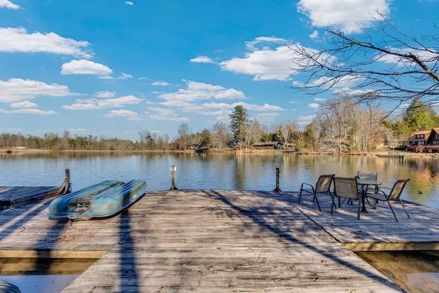 107 Burchette Dr, Crossville, TN 38572