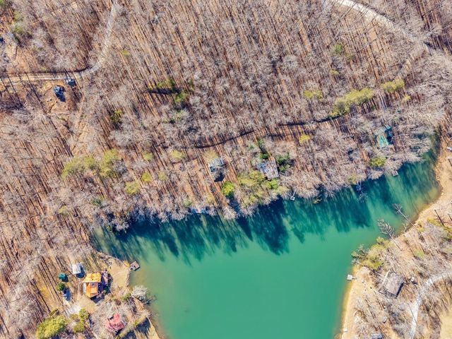 107 Burchette Dr, Crossville, TN 38572