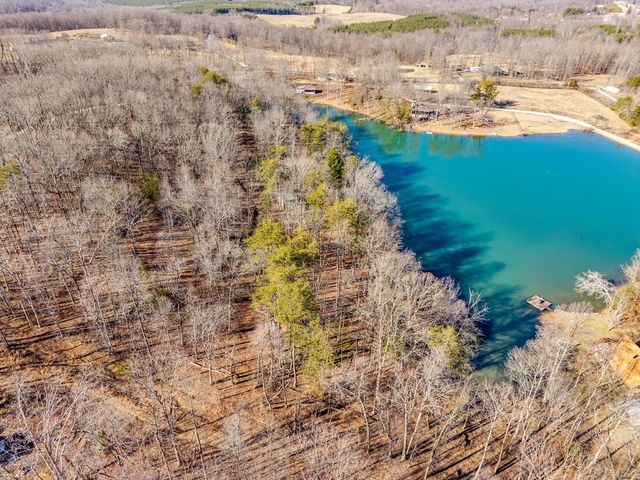 107 Burchette Dr, Crossville, TN 38572