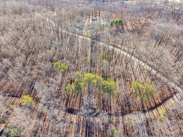 107 Burchette Dr, Crossville, TN 38572