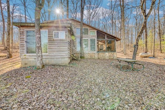 107 Burchette Dr, Crossville, TN 38572