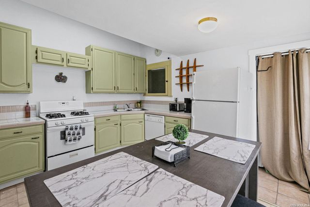 525 W MAGNOLIA AVE, San Antonio, TX 78212