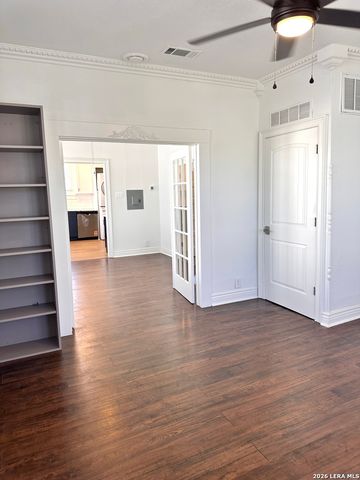 525 Mission St Apt 1, San Antonio, TX 78210
