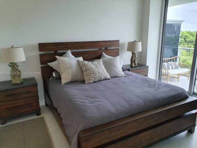 16385 Biscayne Blvd 507, North Miami Beach, FL 33160