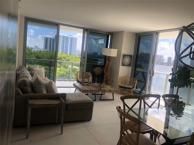 16385 Biscayne Blvd 507, North Miami Beach, FL 33160