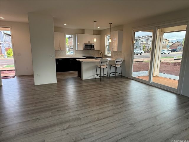 94-1118 Laukapalili Street, Waipahu, HI 96797