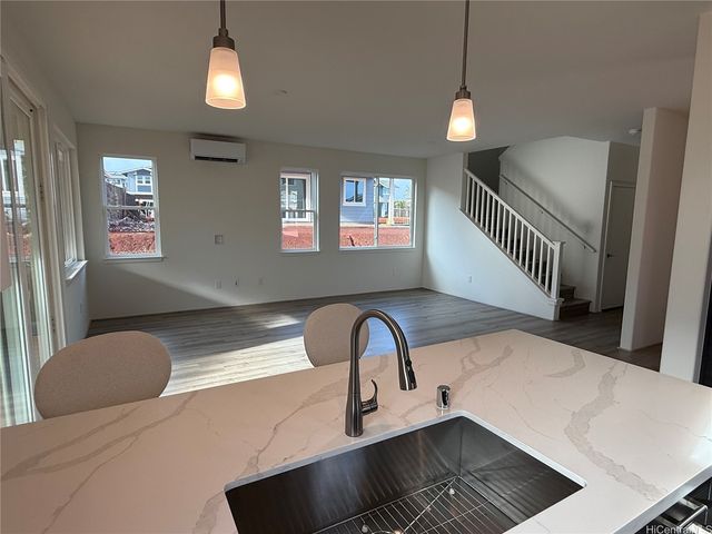 94-1118 Laukapalili Street, Waipahu, HI 96797