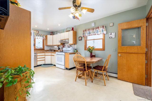 1065 Russell Street, Franklin Square, NY 11010