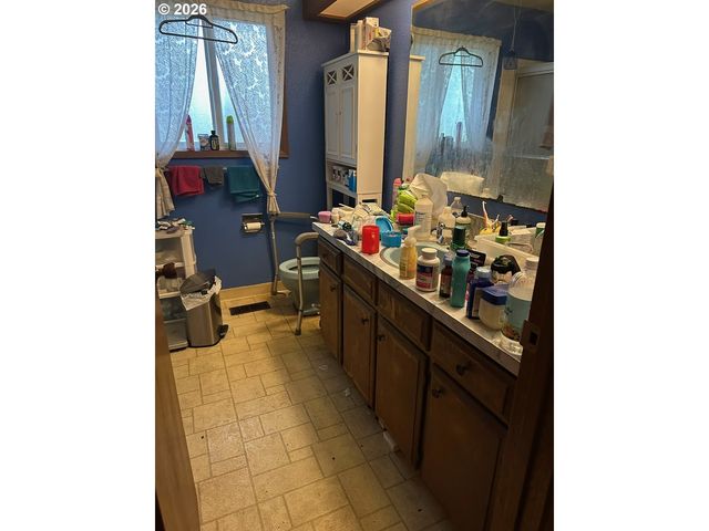 1885 Sw 216TH Ave, Beaverton, OR 97003