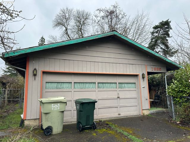 1885 Sw 216TH Ave, Beaverton, OR 97003