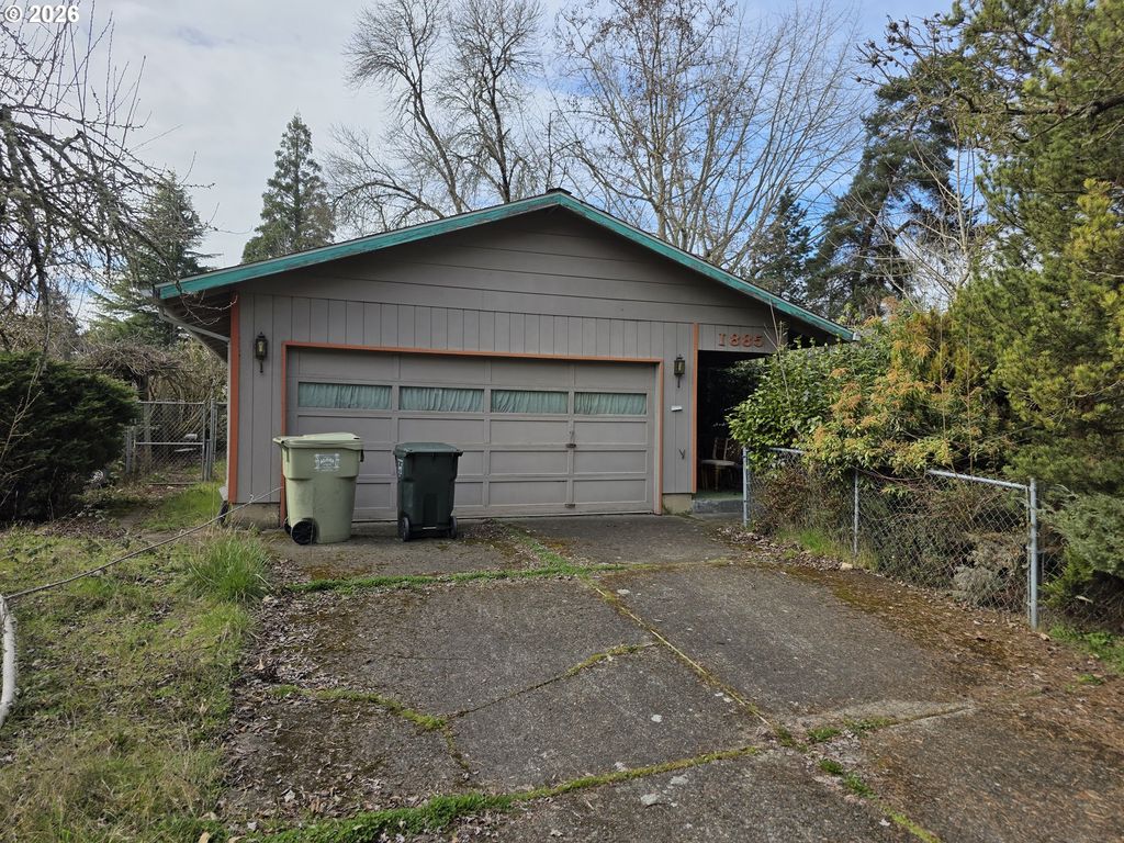 1885 Sw 216TH Ave, Beaverton, OR 97003