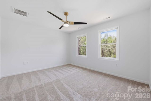 3811 Pinecrest Drive NE, Hickory, NC 28601