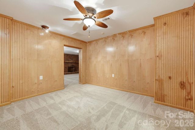3811 Pinecrest Drive NE, Hickory, NC 28601