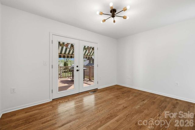 3811 Pinecrest Drive NE, Hickory, NC 28601