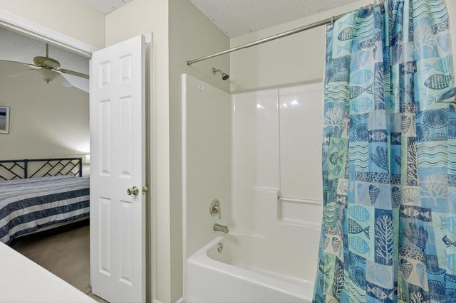 8058 Shadow Oak Drive, North Charleston, SC 29406