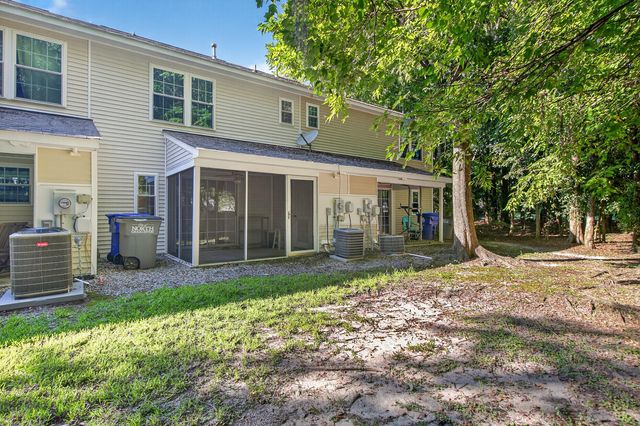 8058 Shadow Oak Drive, North Charleston, SC 29406