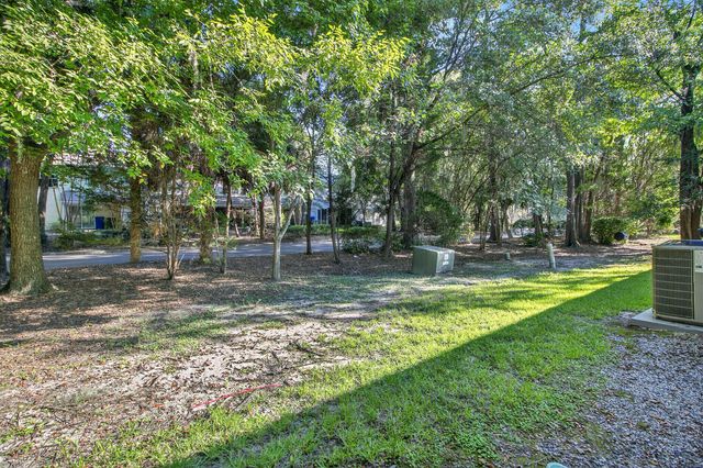 8058 Shadow Oak Drive, North Charleston, SC 29406