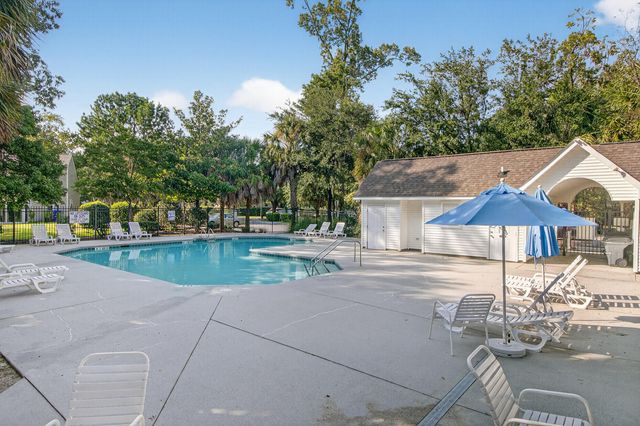 8058 Shadow Oak Drive, North Charleston, SC 29406