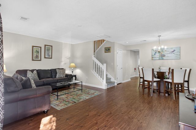 8058 Shadow Oak Drive, North Charleston, SC 29406