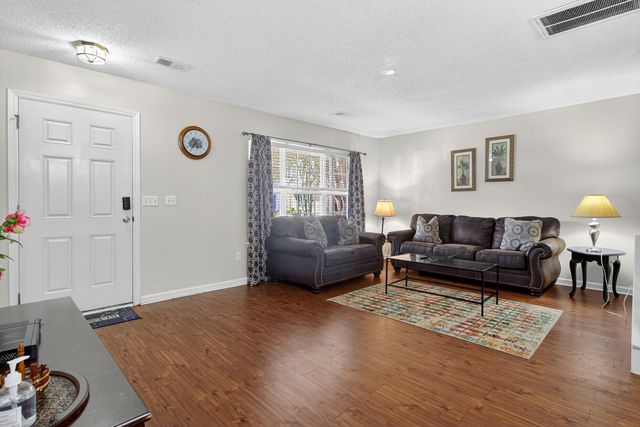 8058 Shadow Oak Drive, North Charleston, SC 29406