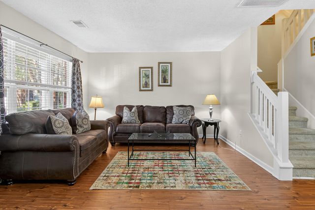 8058 Shadow Oak Drive, North Charleston, SC 29406