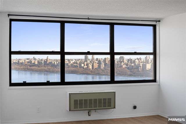 7000 Boulevard East 41L, Guttenberg, NJ 07093