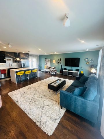 621 Hayward Avenue, Streamwood, IL 60107