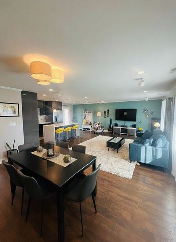 621 Hayward Avenue, Streamwood, IL 60107