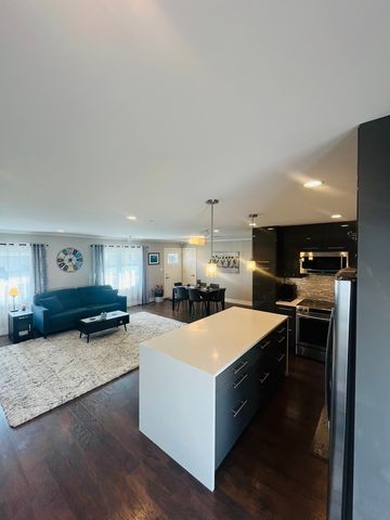 621 Hayward Avenue, Streamwood, IL 60107