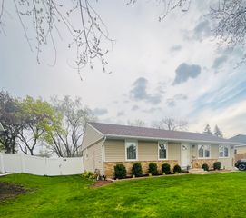 621 Hayward Avenue, Streamwood, IL 60107