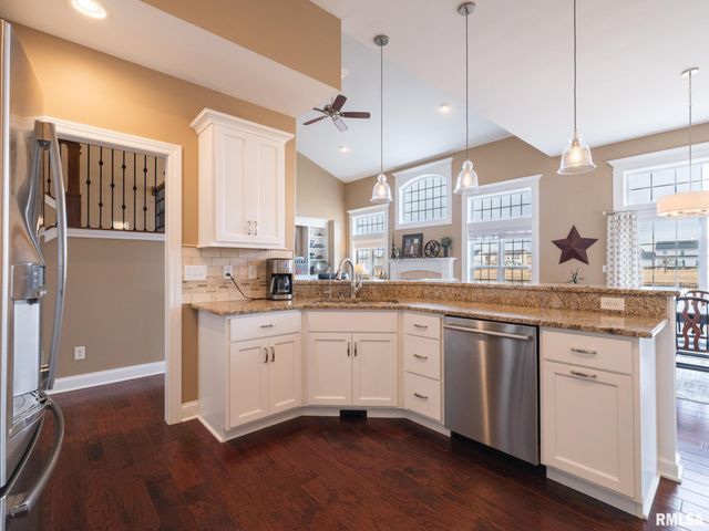 11216 N Blackstone Court, Dunlap, IL 61525