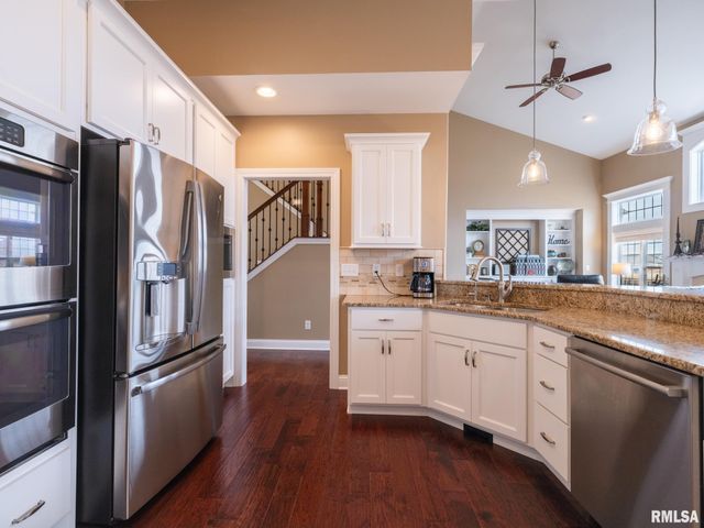 11216 N Blackstone Court, Dunlap, IL 61525