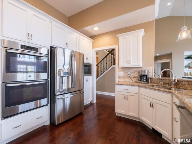 11216 N Blackstone Court, Dunlap, IL 61525