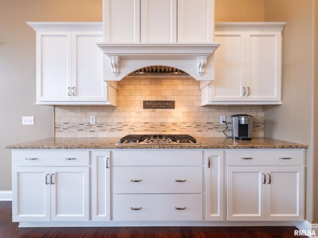 11216 N Blackstone Court, Dunlap, IL 61525