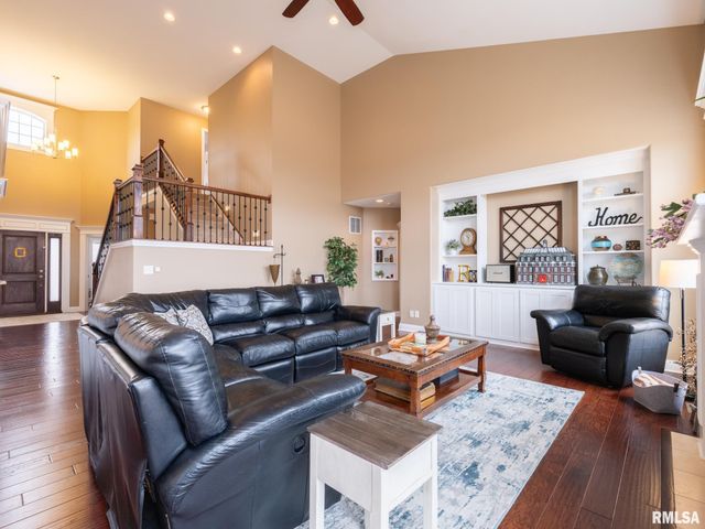 11216 N Blackstone Court, Dunlap, IL 61525