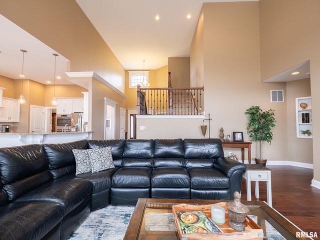 11216 N Blackstone Court, Dunlap, IL 61525