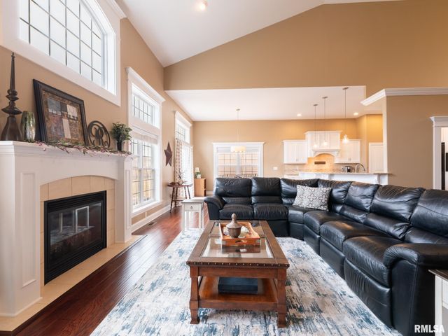 11216 N Blackstone Court, Dunlap, IL 61525