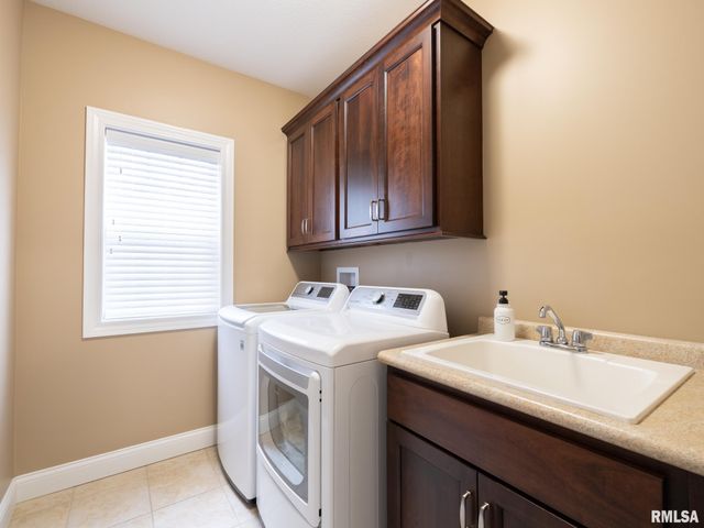 11216 N Blackstone Court, Dunlap, IL 61525