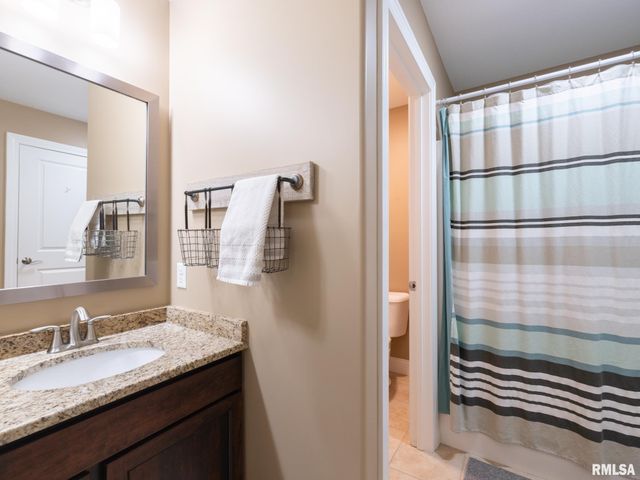 11216 N Blackstone Court, Dunlap, IL 61525