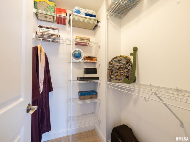 11216 N Blackstone Court, Dunlap, IL 61525