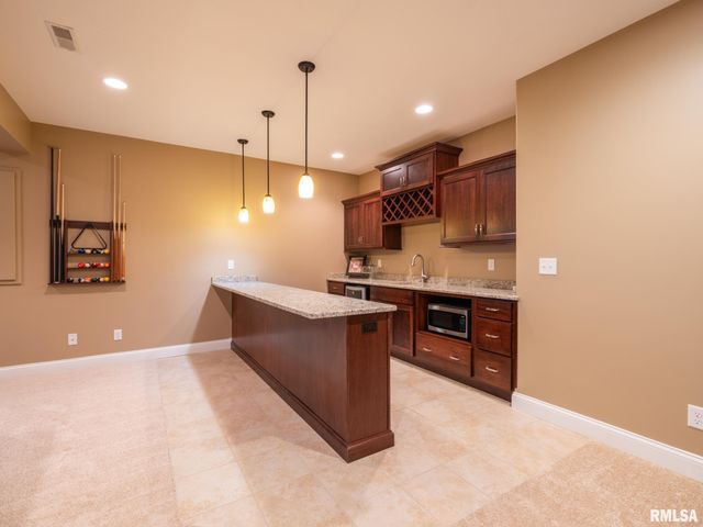 11216 N Blackstone Court, Dunlap, IL 61525