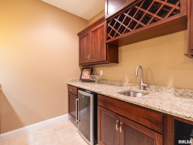 11216 N Blackstone Court, Dunlap, IL 61525