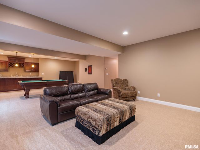 11216 N Blackstone Court, Dunlap, IL 61525